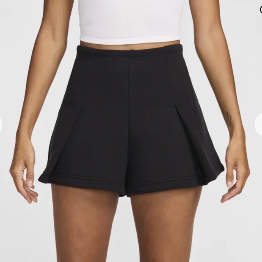Nike Women's Tech Fleece High Waisted 3” Pleated Shorts